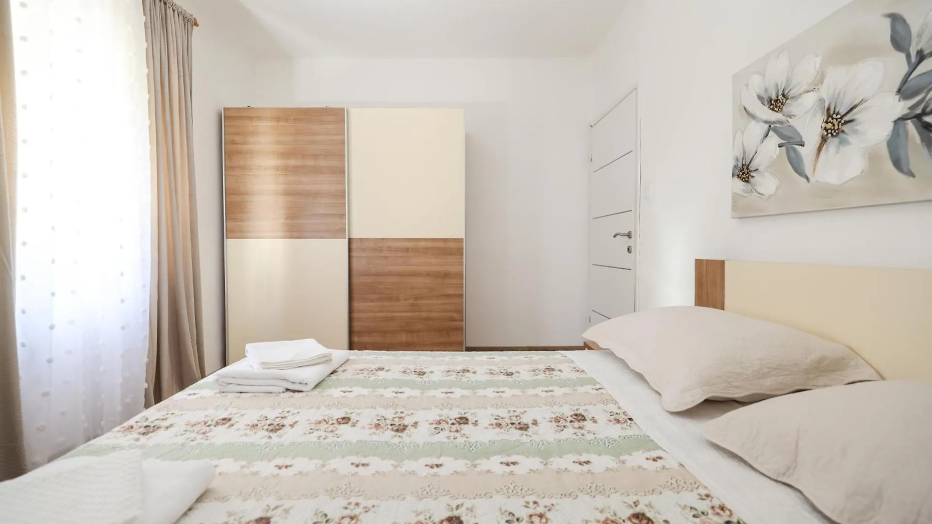 Apartment Ante With Jacuzzi & Seaview روفانجسكا