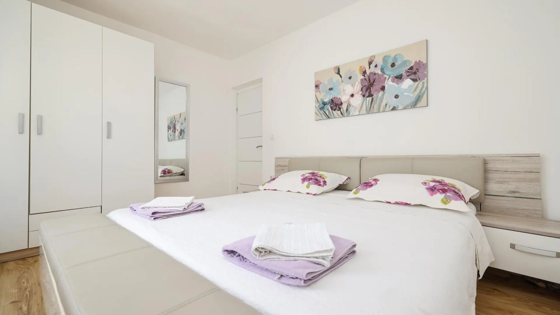 Apartment Ante With Jacuzzi & Seaview روفانجسكا